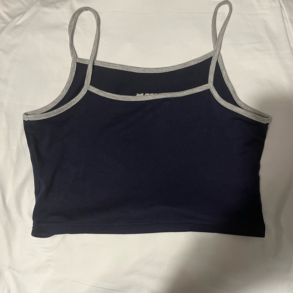 Newport crop tank - Picture 2 of 2